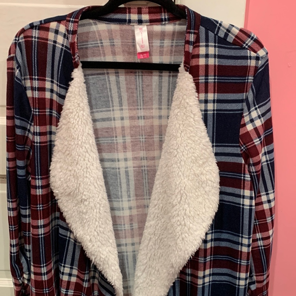 I am selling my the clothes that I don’t use anymore more, to donate to families